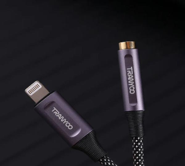 CABLE-TIPO-LIGHTNING-A-3.5MM-JACK-12CM-GRIS-TRANYOO-3.png CABLE MINIJACK - LIGHTNING TRANYOO